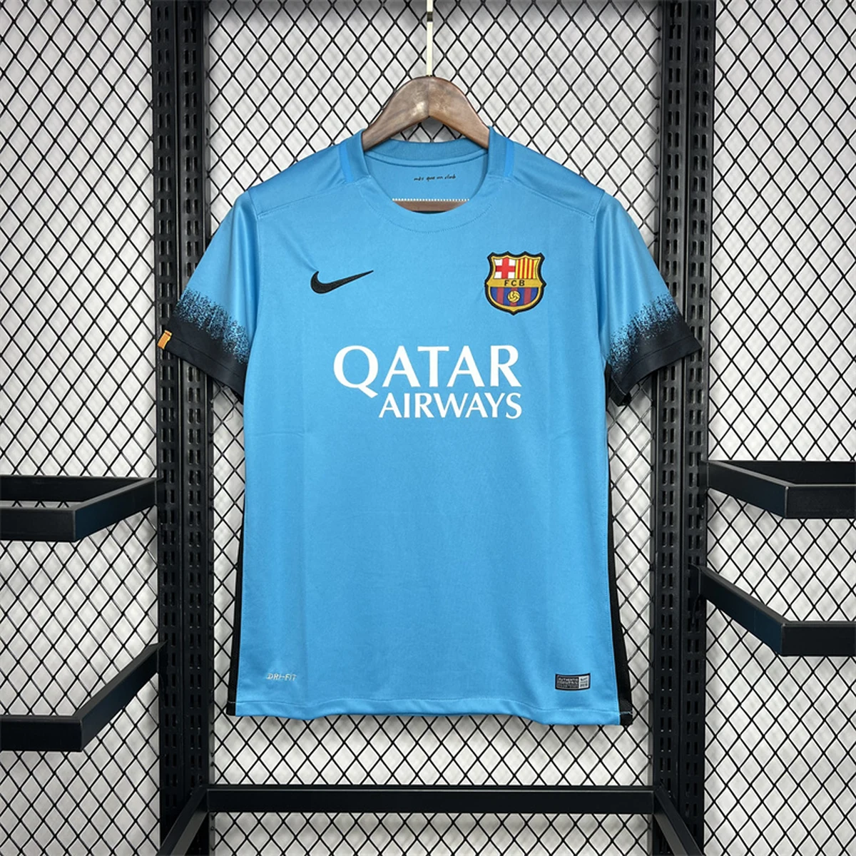 بلوزة برشلونة ريترو 2015/16 ثالثة