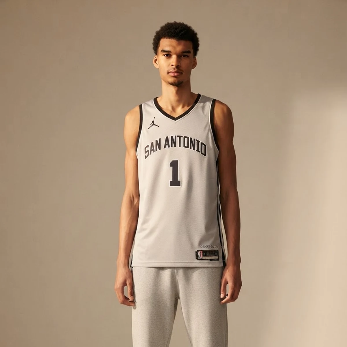 גופיית NBA ויקטור וומבניאמה סן אנטוניו ספרס Statement Edition